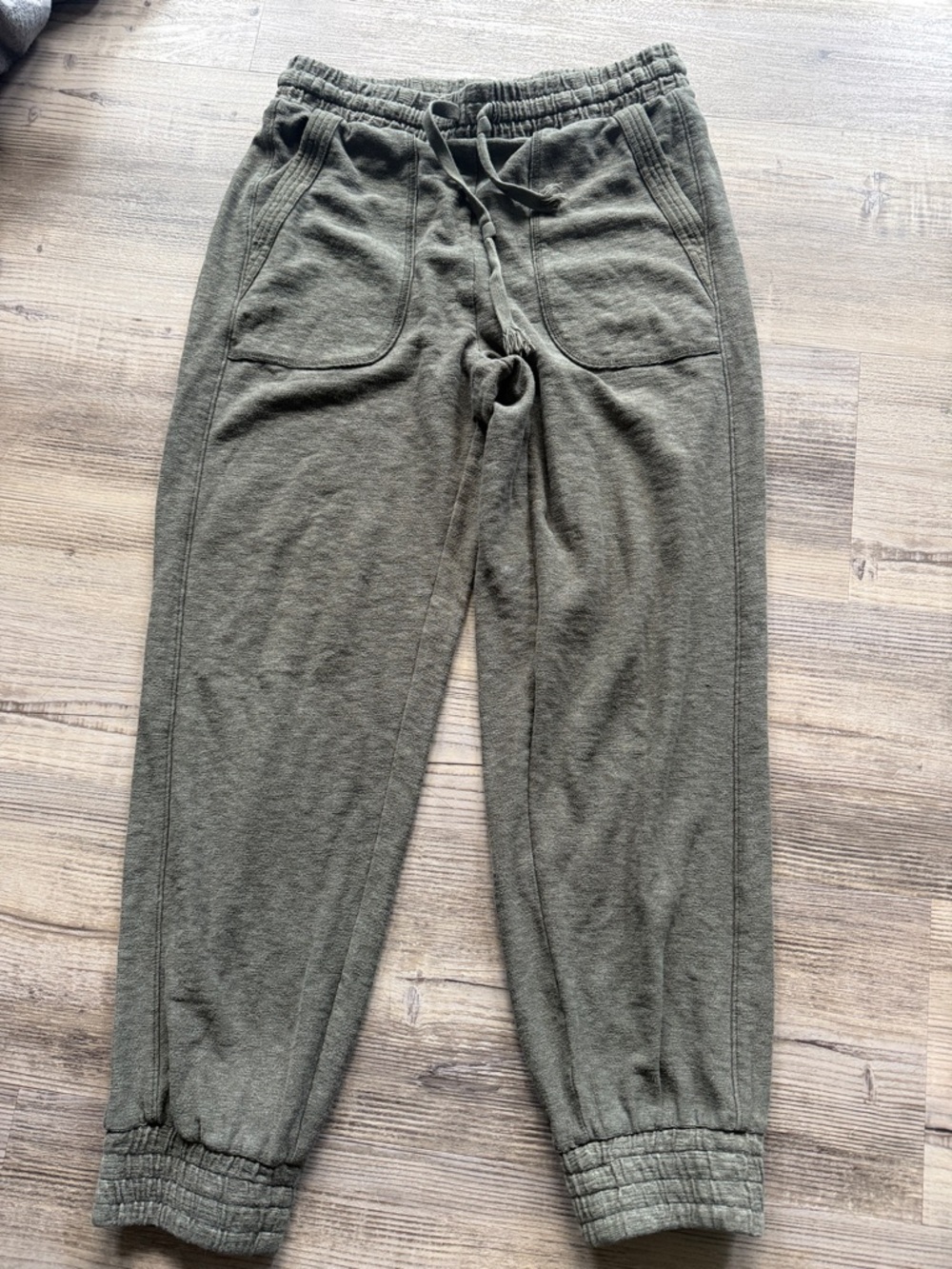 Saturday Sunday by Anthropologie green medium textured knot joggers